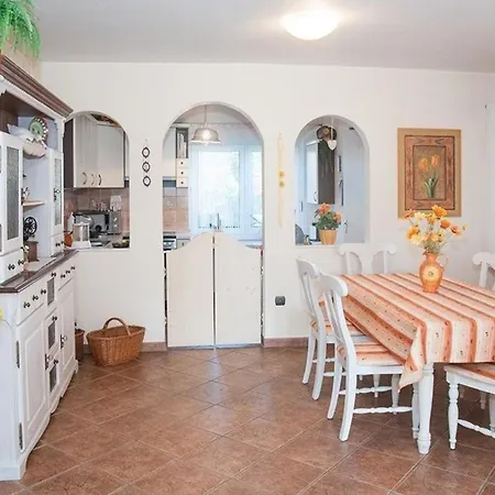 Mit Garten, Grill Und Gemeinschaftspool Holiday home